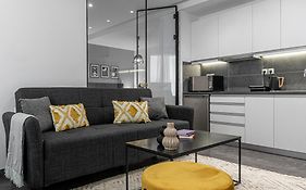 Phaedrus Living: City Center Luxury Flat Loukianou